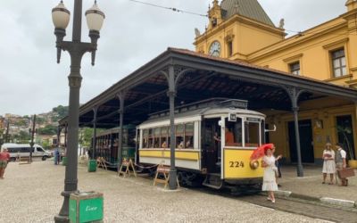 Que tal um passeio de bonde em Santos/SP?